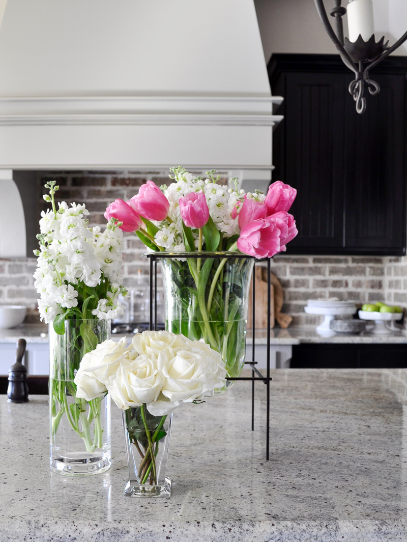 How to Decorate with a Glass Vase-1-11