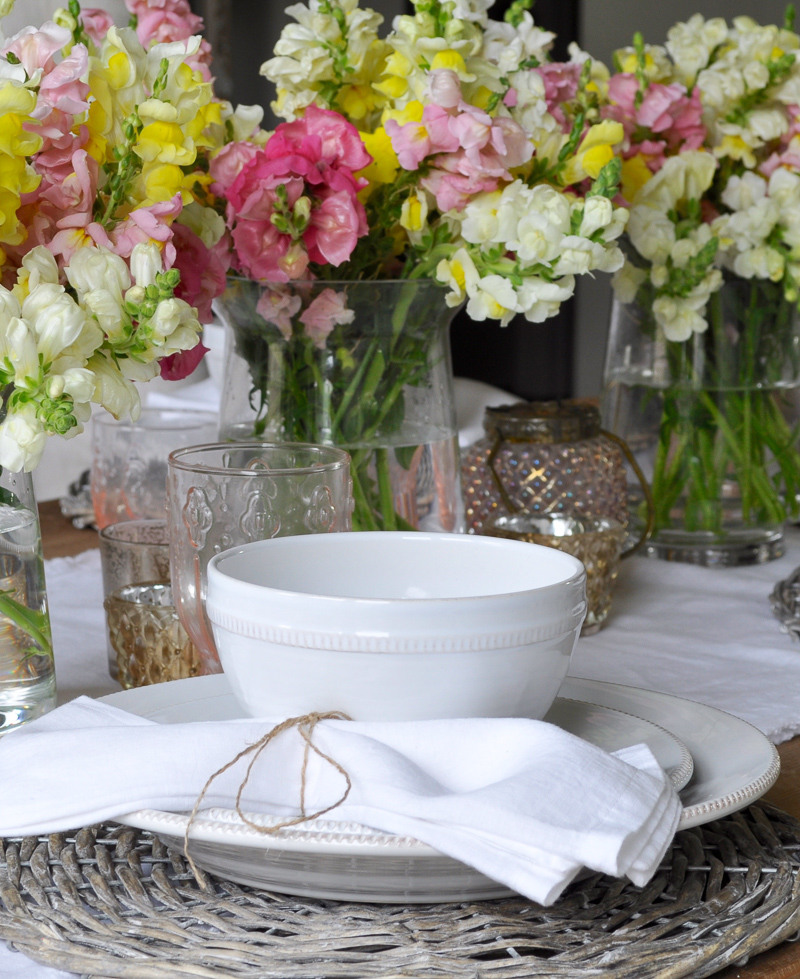 Snapdragon Centerpiece on a Spring Tablescape