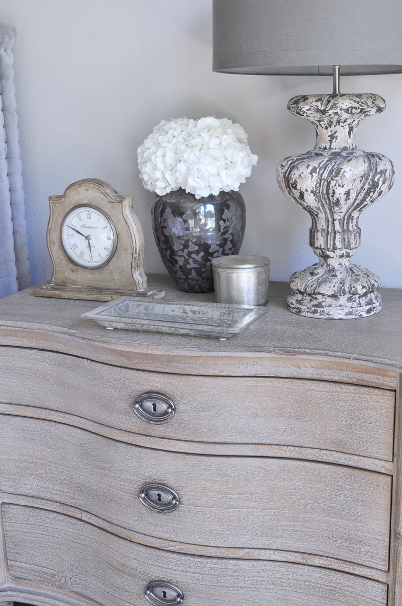 Bedside Table Accesories