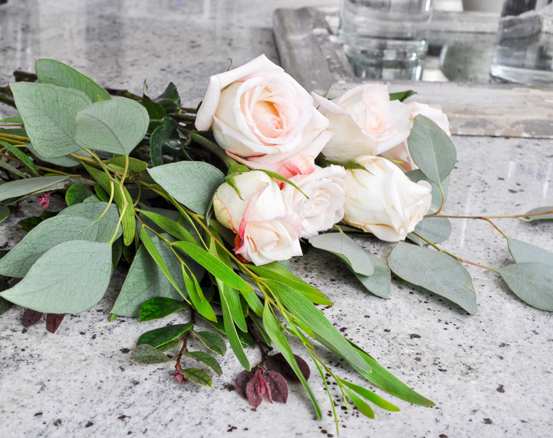 beautiful flowers ready to be used for cake decorating_