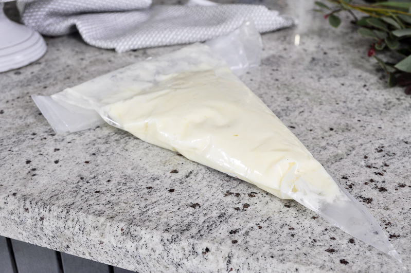 grocery store buttercream frosting for cake decorating