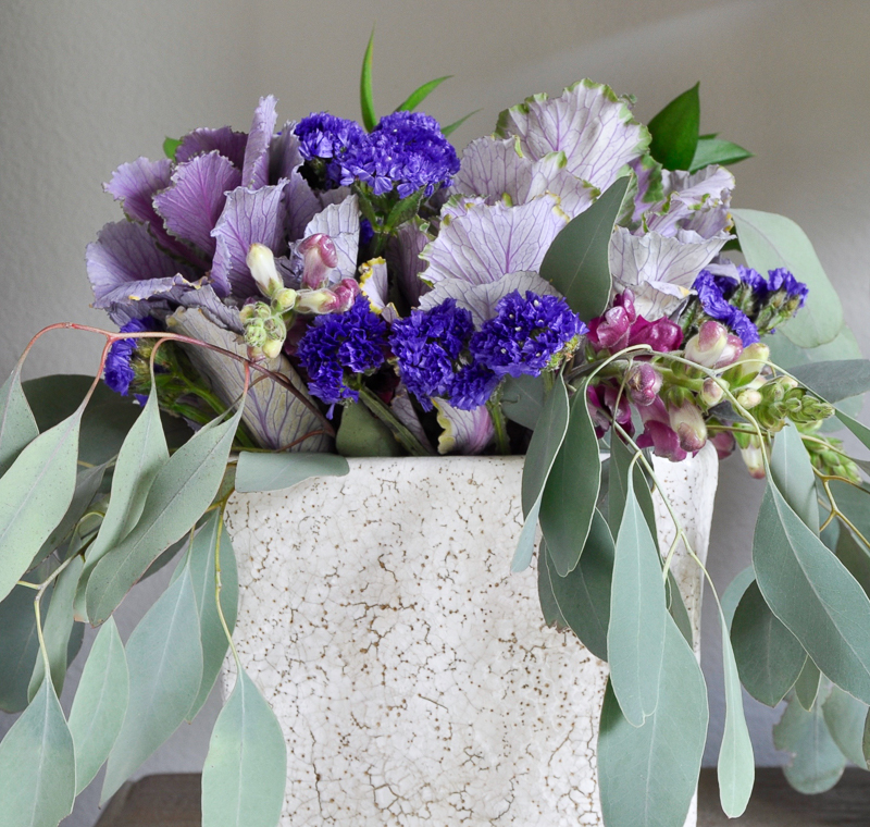 beautiful-fall-floral-arrangement-using-grocery-store-flowers_