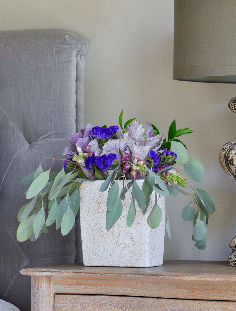 fall-floral-arrangement-for-bedside-table