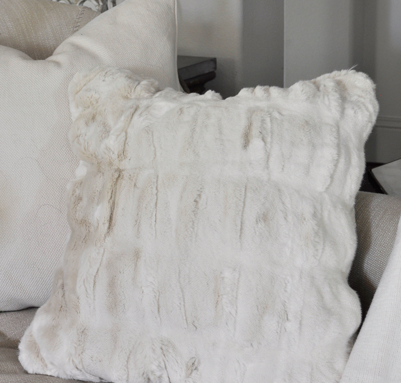 faux-fur-pottery-barn-pillow-beautiful-fall-accent_