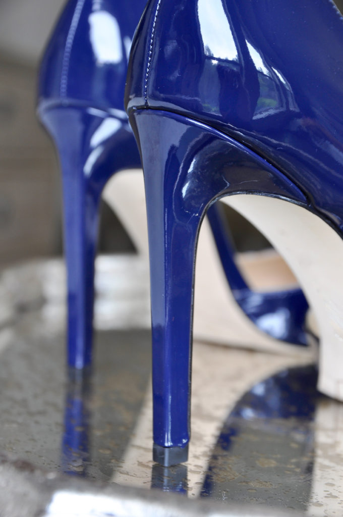 gorgeous-blue-patent-leather-pumps