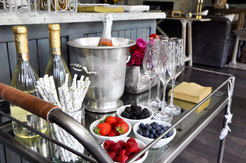 how-to-style-a-champagne-station_