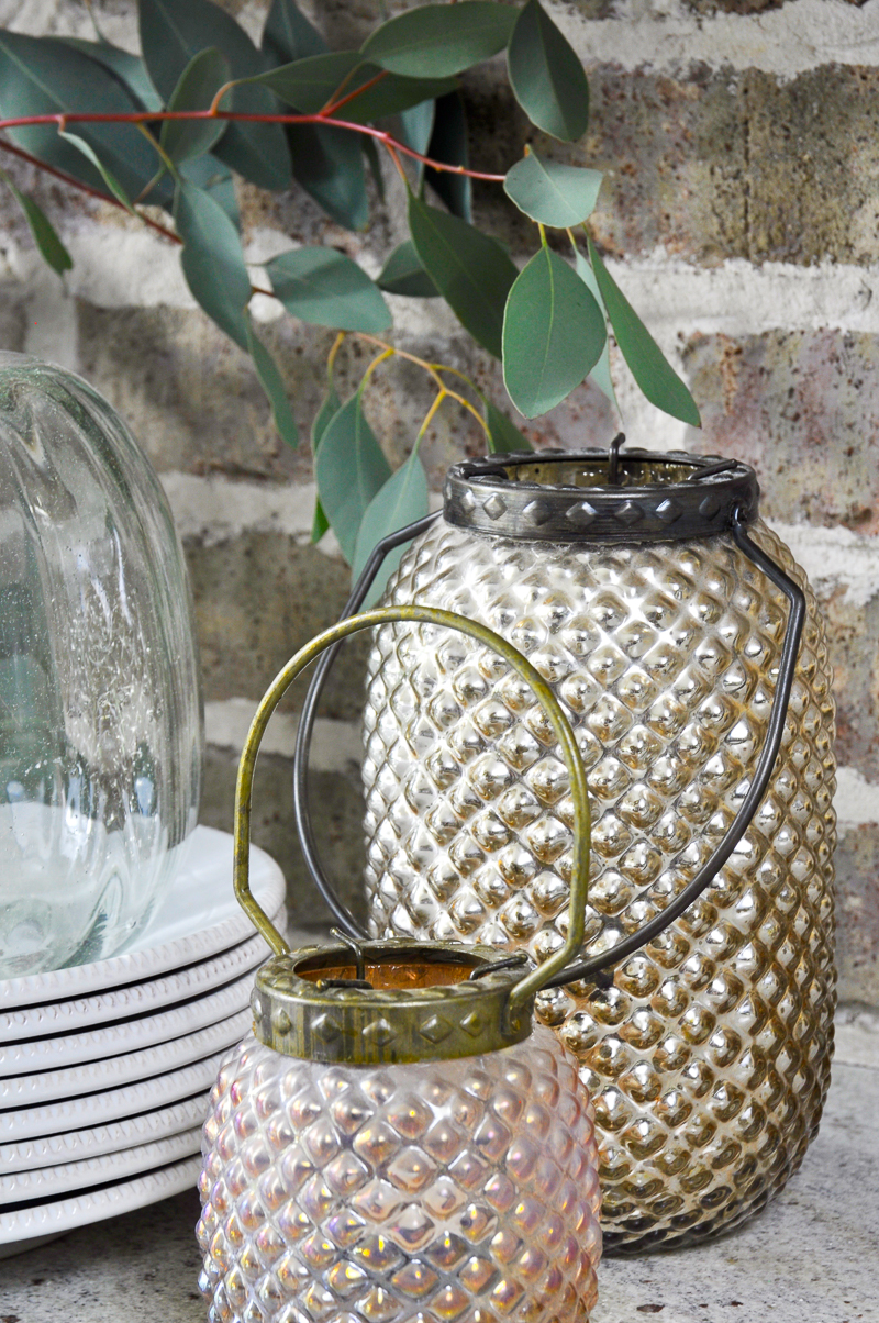 pretty-glass-lanterns-in-vignette