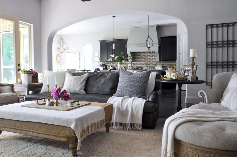 warm-neutral-family-room-cozy-pillows-decorated-for-fall