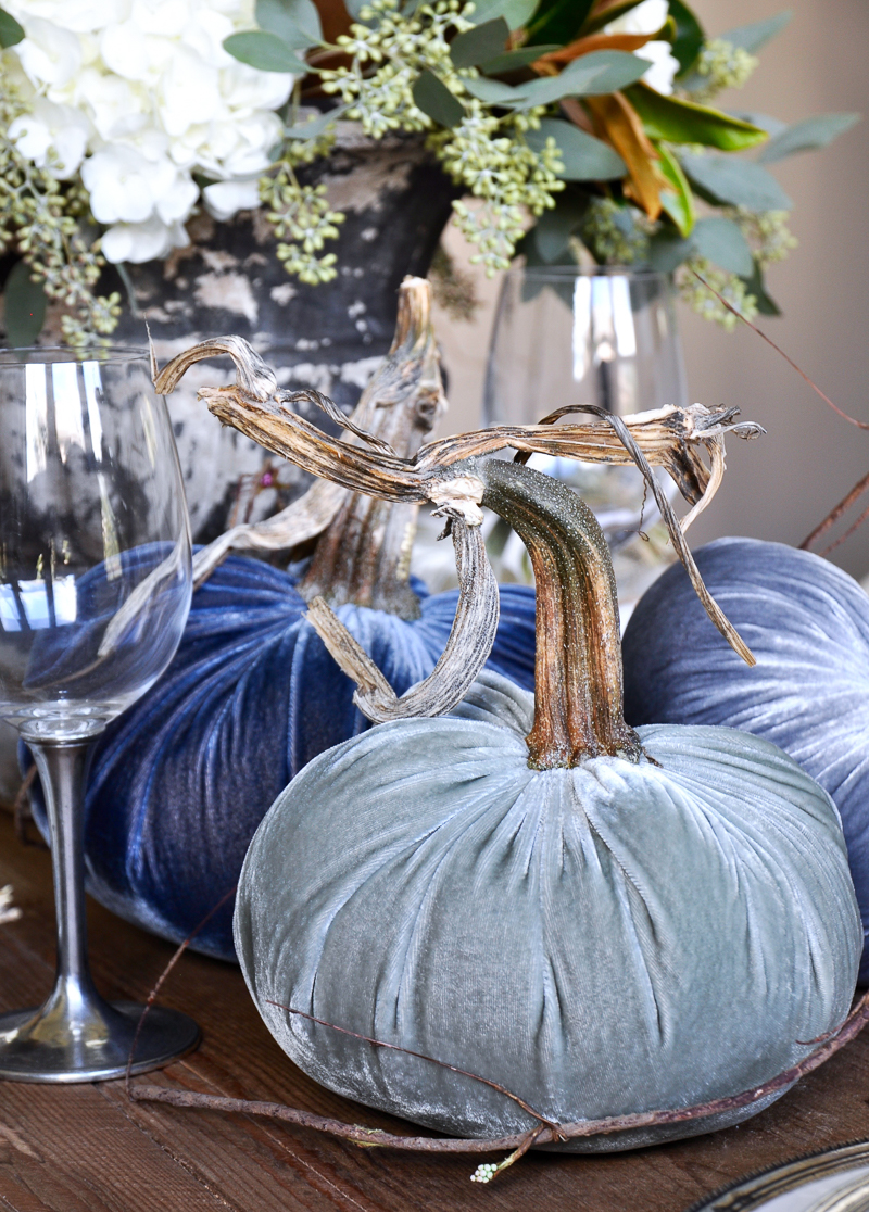 beautiful-blue-velvet-pumpkins-by-hot-skwash