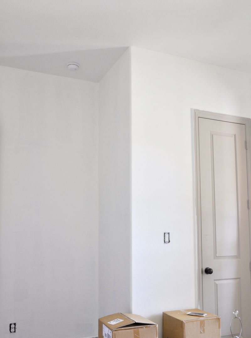 one-room-challenge-benjamin-moore-simply-white_