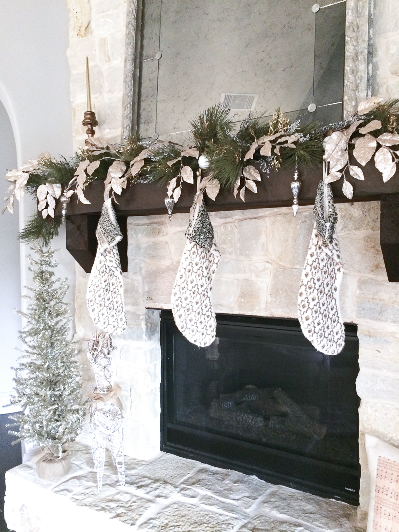 beautiful-mantle-decorated-for-christmas_