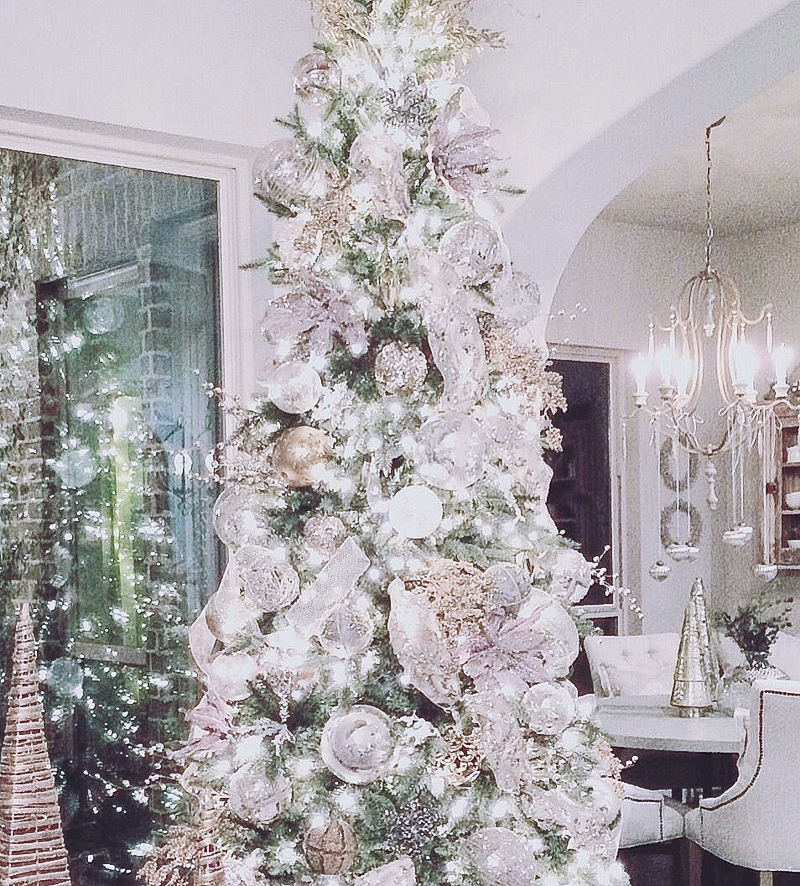 beautiful-white-christmas-tree-2