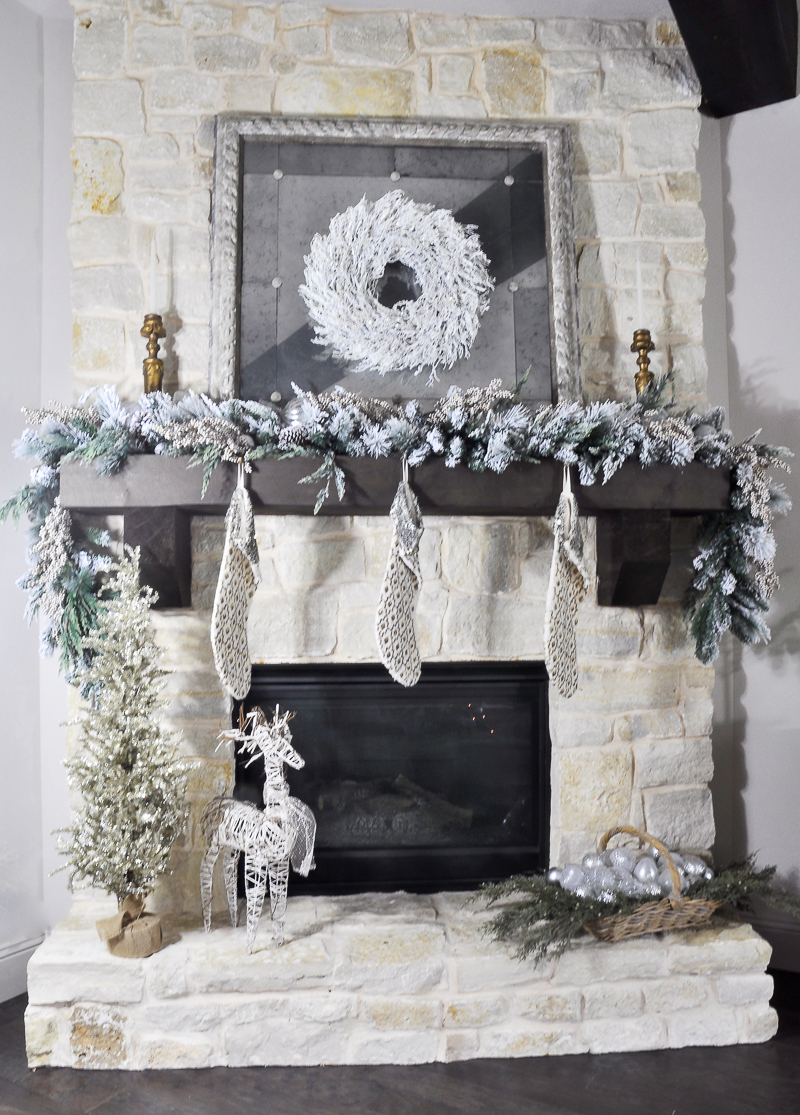 beautiful-christmas-mantle