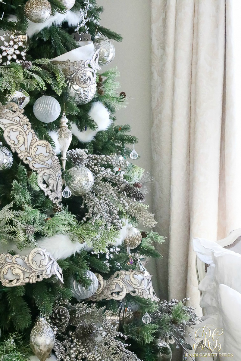 beautiful-white-and-silver-christmas-tree-by-randi-garrett-design