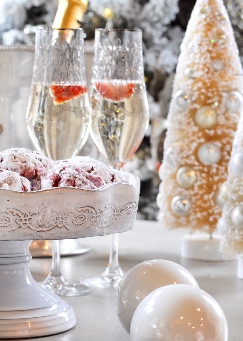 christmas-cookies-and-champagne