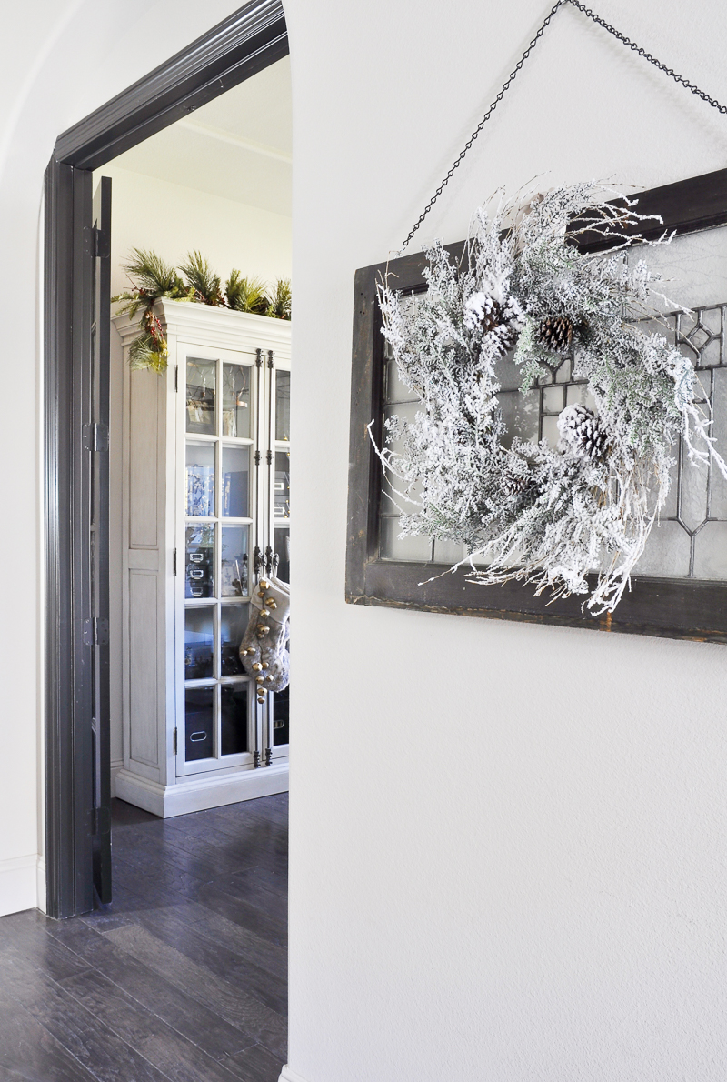 christmas-decorated-hall-with-view-into-office