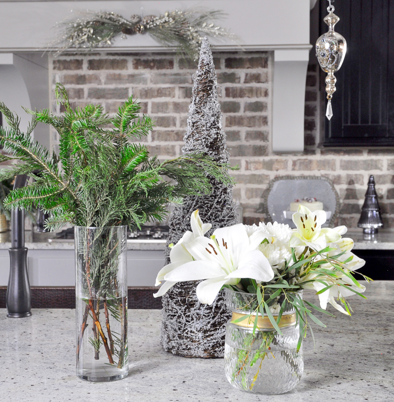 kitchen-island-christmas-decor