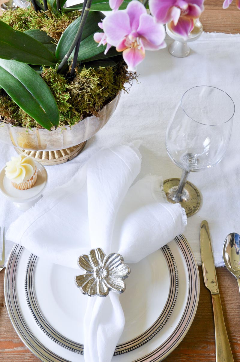 easter table place setting