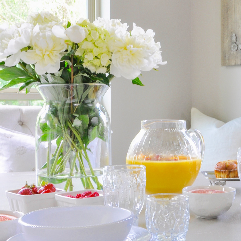 5 Tips for an Elegant Summer Breakfast