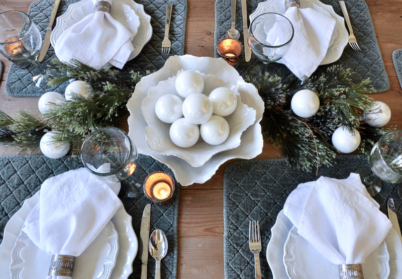 Dining Room Styling Tips - Holiday Entertaining Blog Tour - Decor Gold