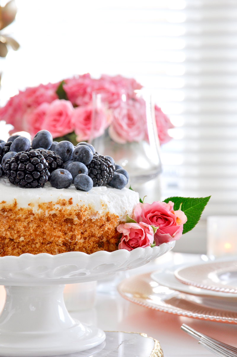 Valentines Day cake with berries 