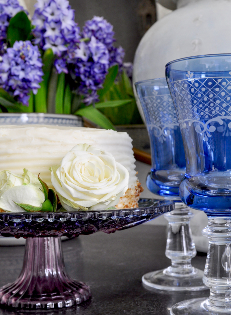 spring dining room vignette