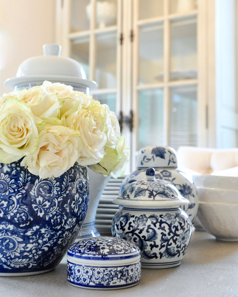 blue white jars vases decorative accessories