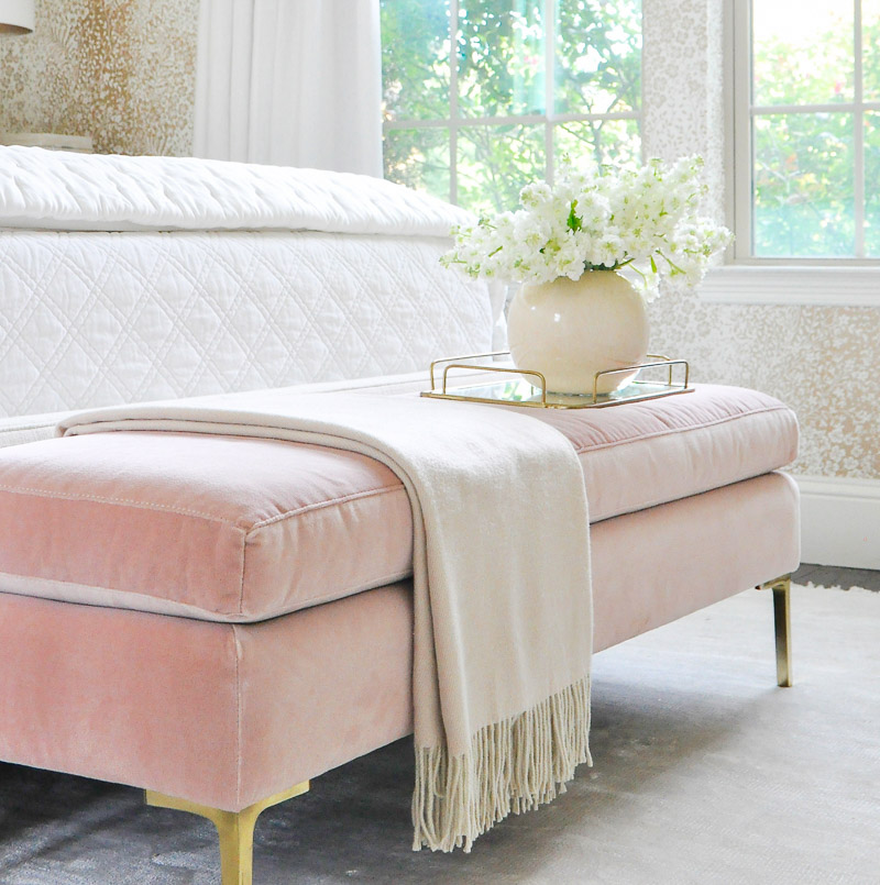 Pink bench for bedroom online