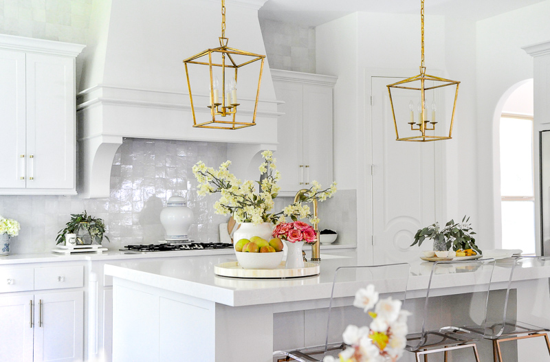 Bright kitchen white glossy backsplash tiles 