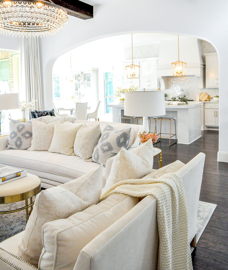 White open concept living room kitchen 