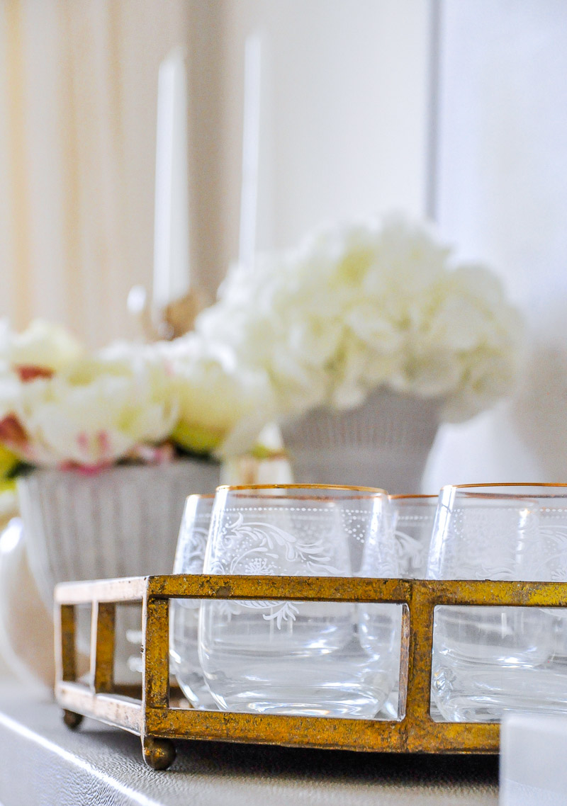 Elegant dining room gold tray