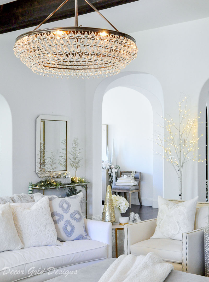 Beautiful chandelier living room