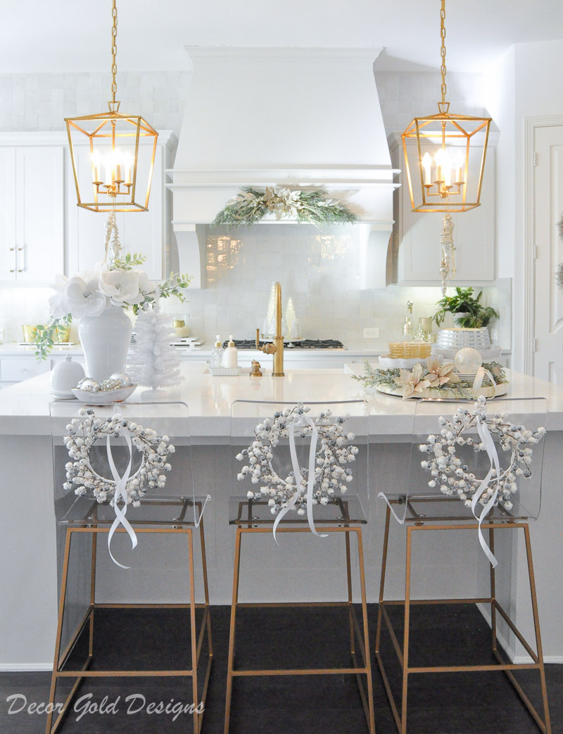 Christmas home tour Gorgeous Christmas kitchen decorated