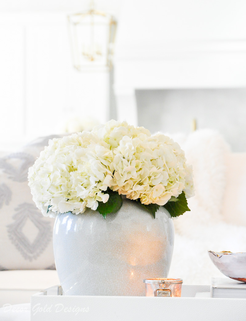 coffee table tray decor round vase hydrangeas