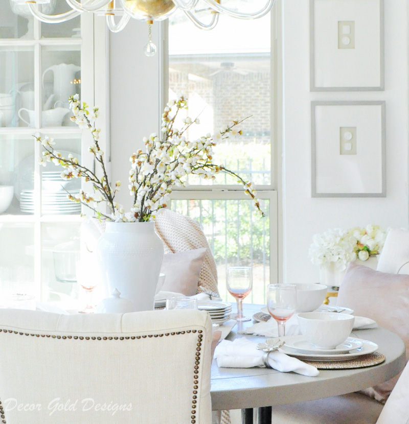 breakfast-nook-bright-white-blush-table-decor