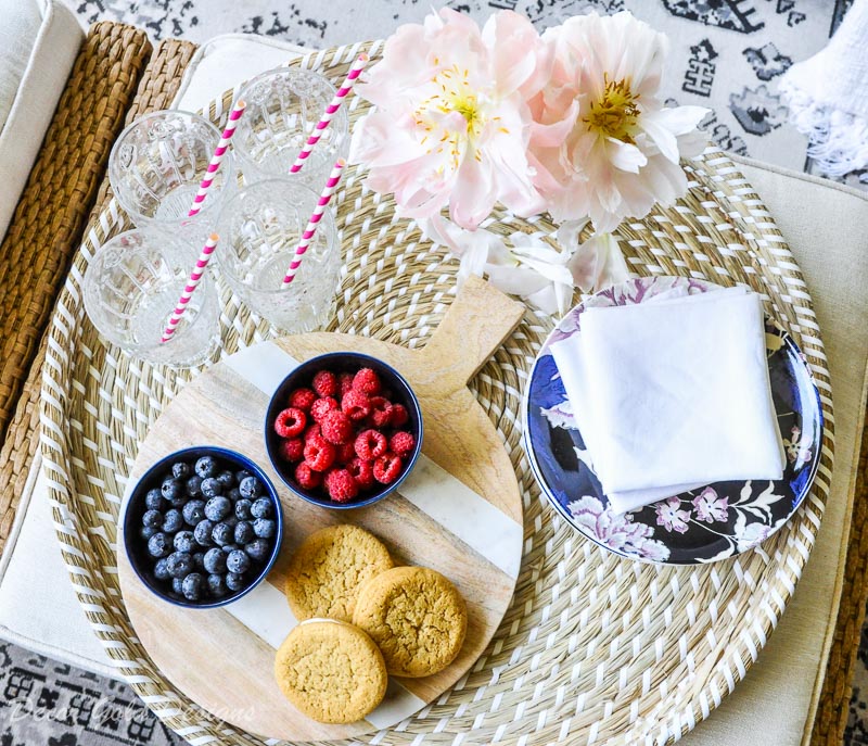 Summer patio pretty round outdoor wicker tray 