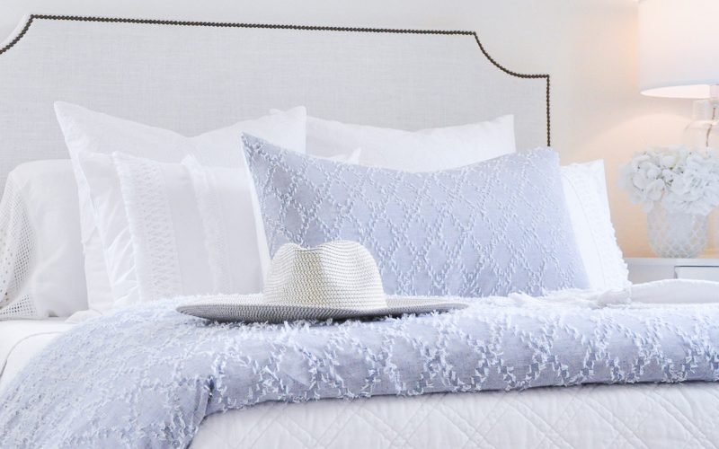 Coastal bedroom blue white