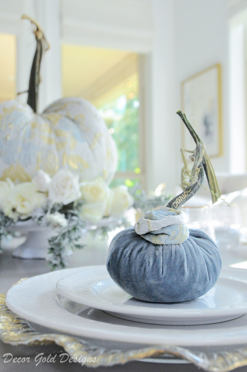 tabletop pumpkin styling