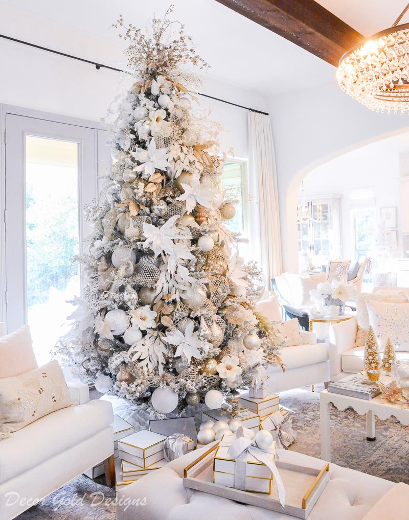 Bright White Christmas Living Room - Decor Gold Designs