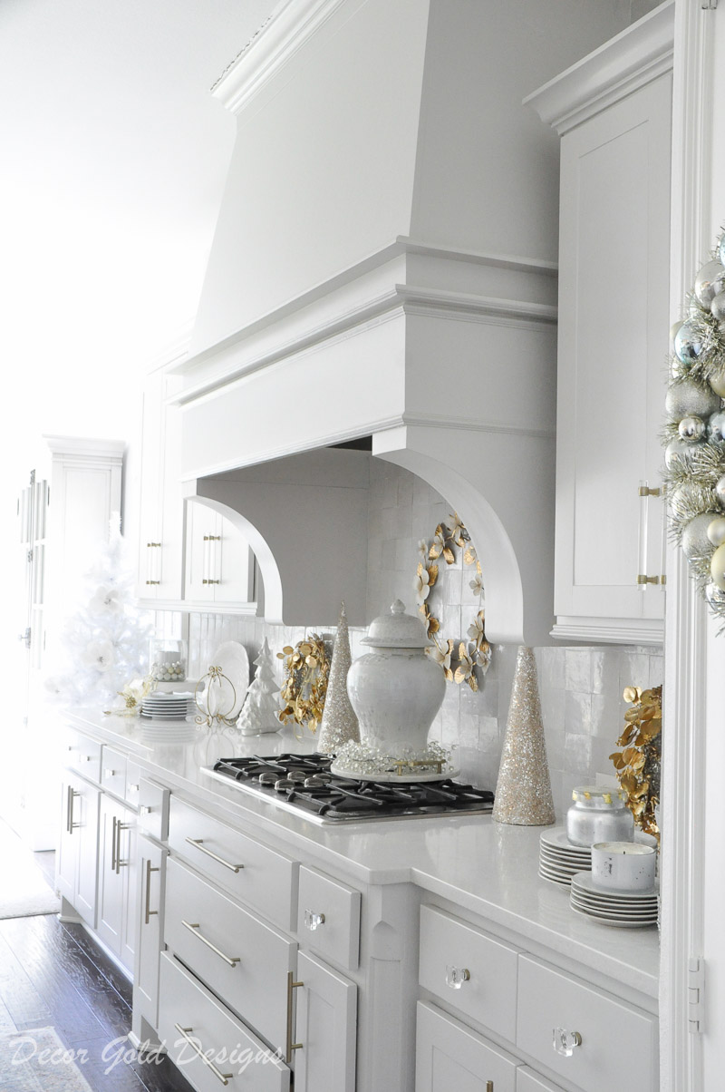 Cheerful Christmas Kitchen