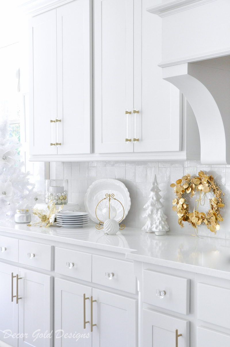 Christmas kitchen gold wreath