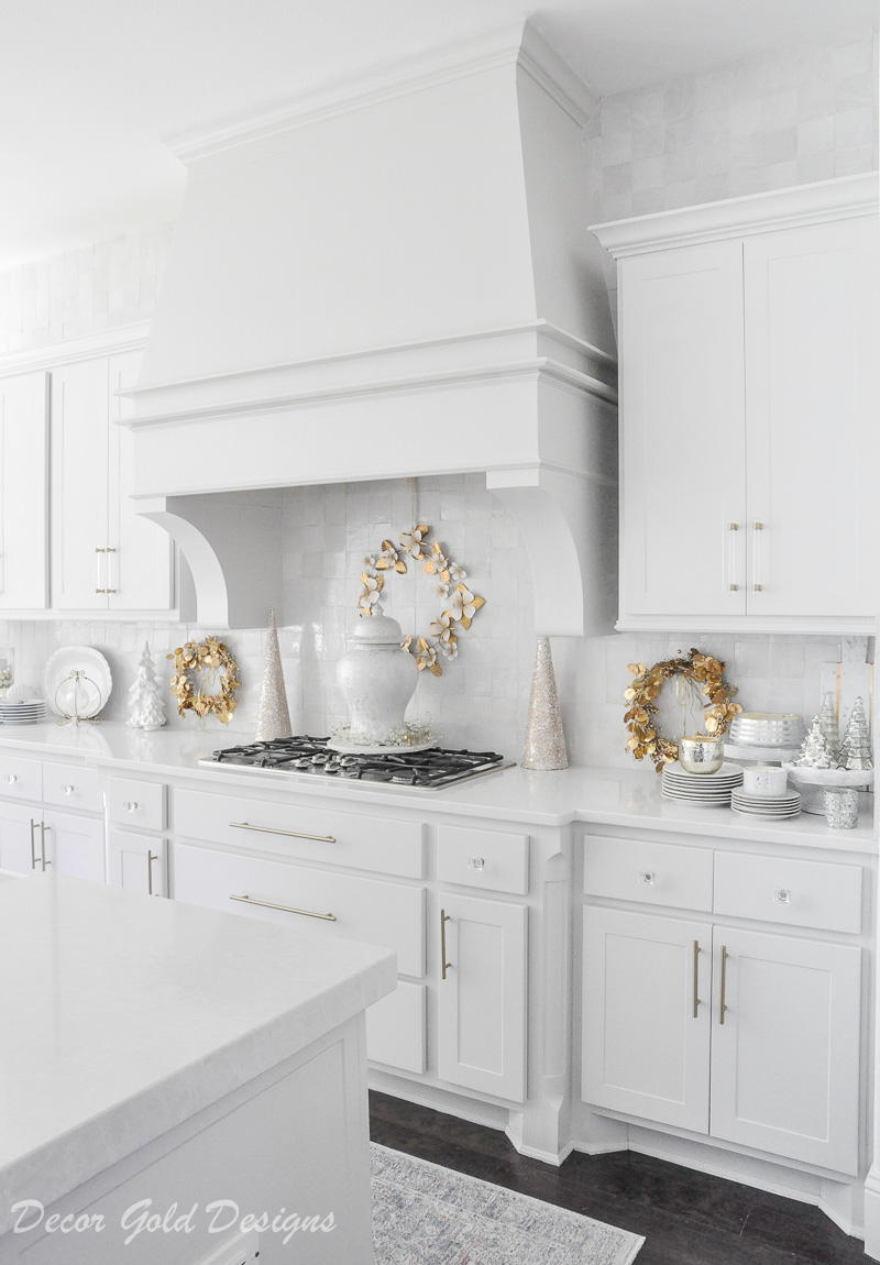 Cheerful Christmas Kitchen