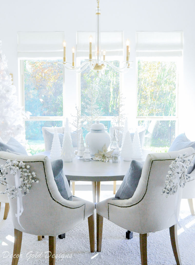 cheerful christmas kitchen breakfast nook