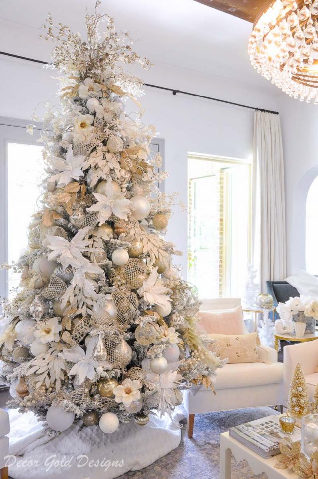 Bright White Christmas Living Room - Decor Gold Designs