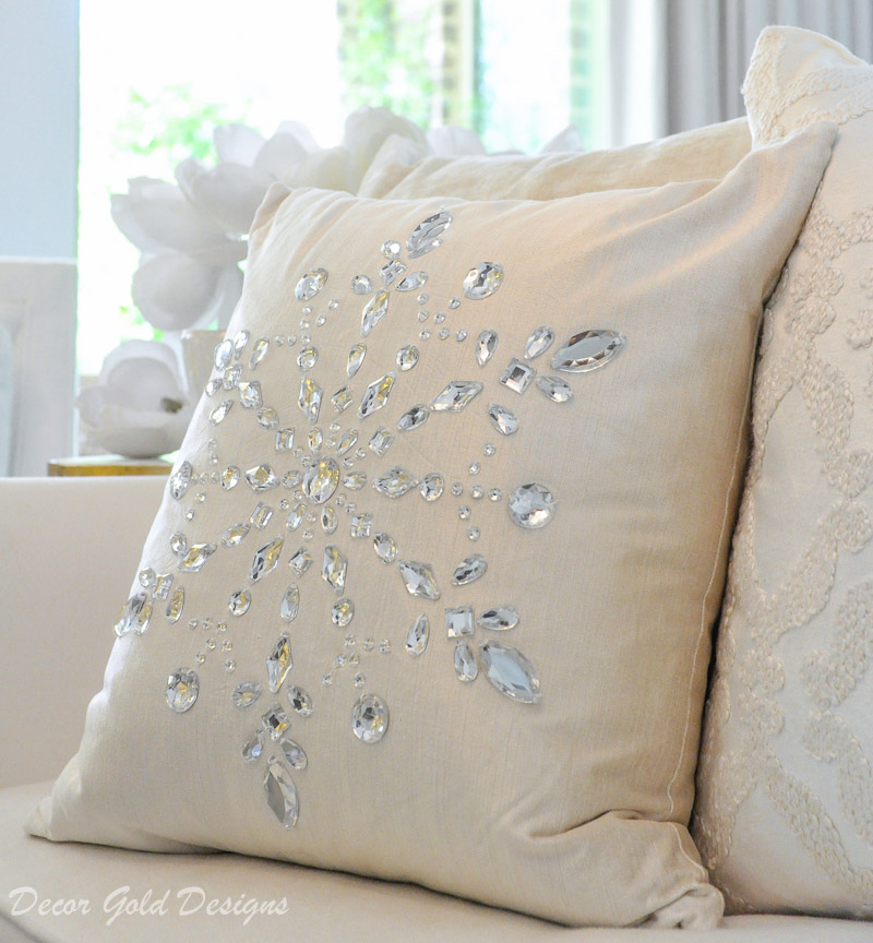 white christmas living room snowflake pillow