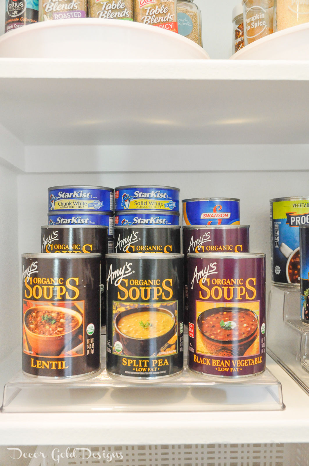 Organized pantry can shelves