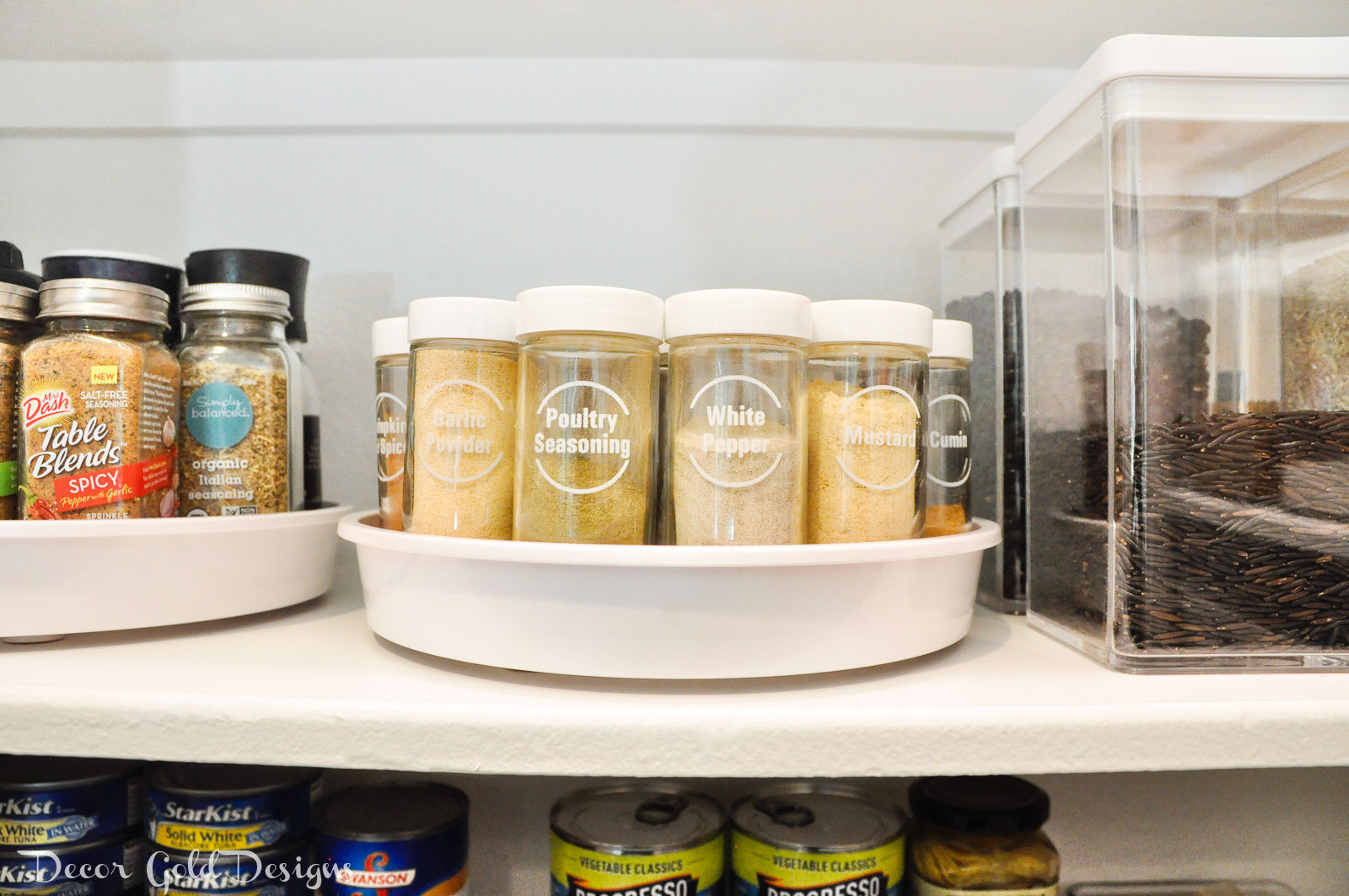 Organized pantry spice turntable