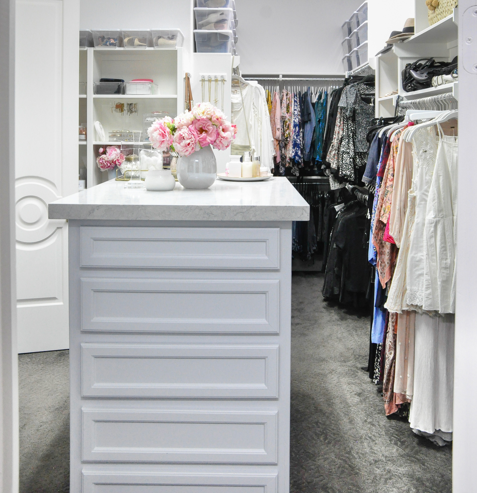 create beautiful organized closet