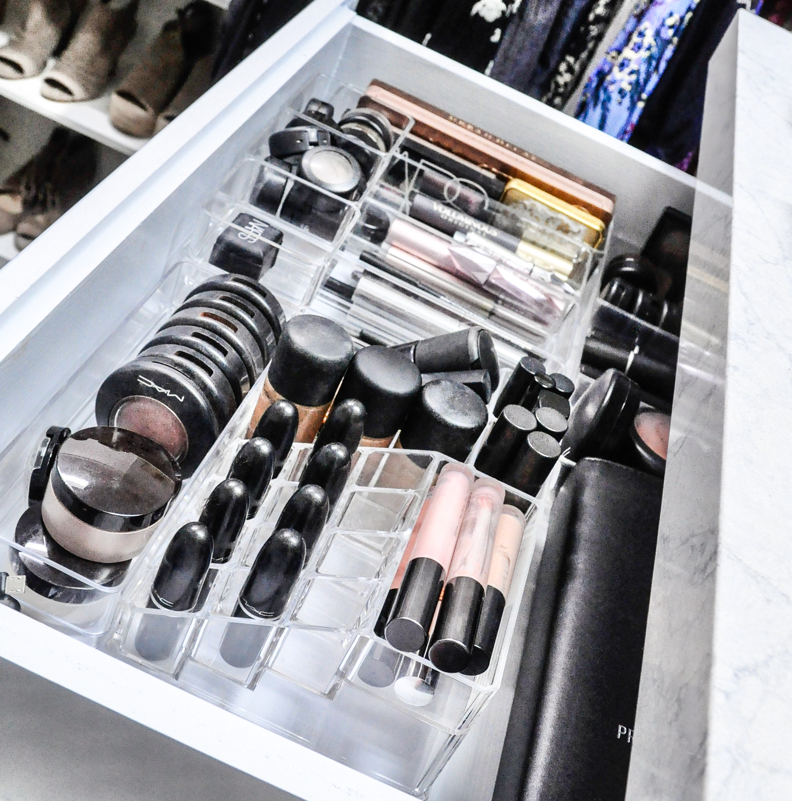 create beautiful organized closet makeup drawer