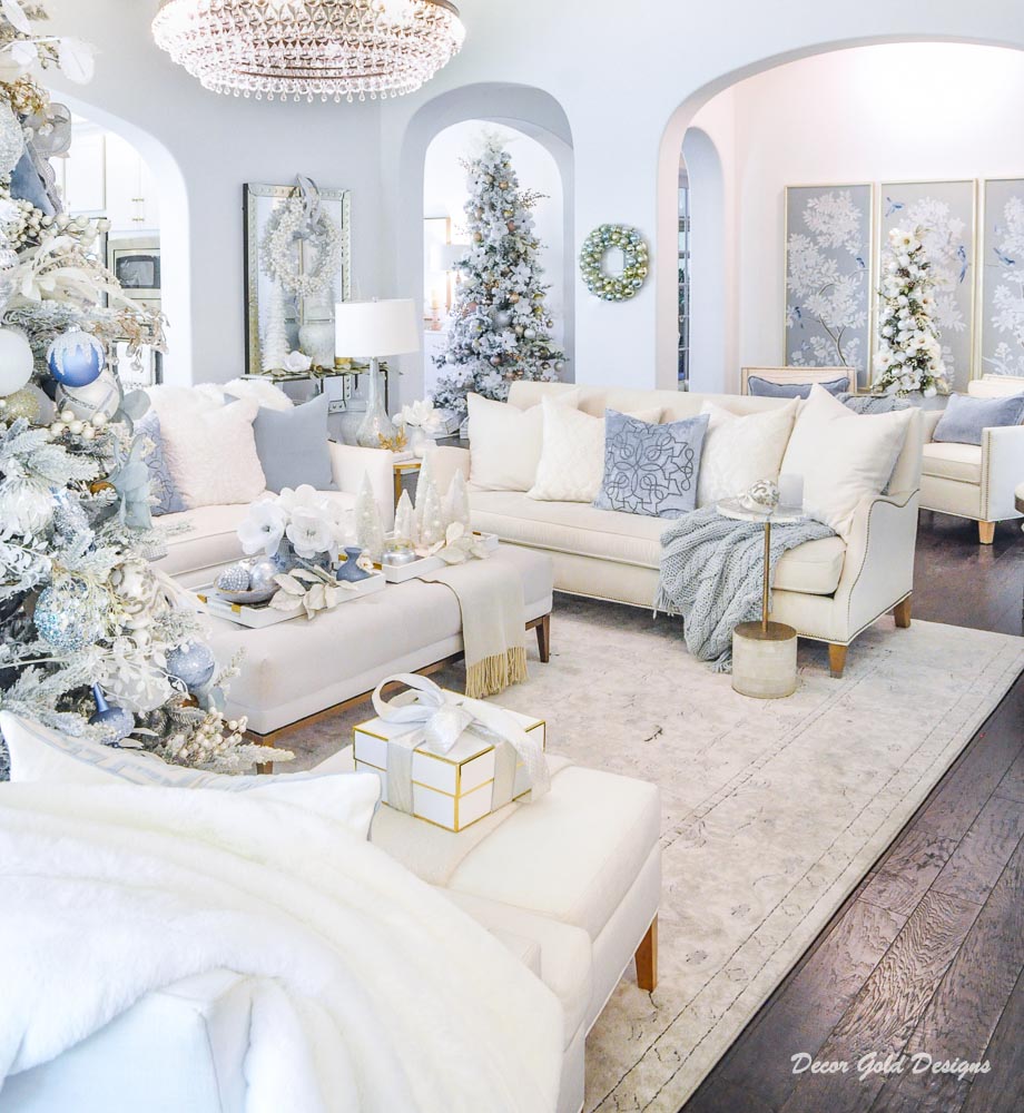 Christmas Living Room in Blush and Gold - Decor Gold Designs